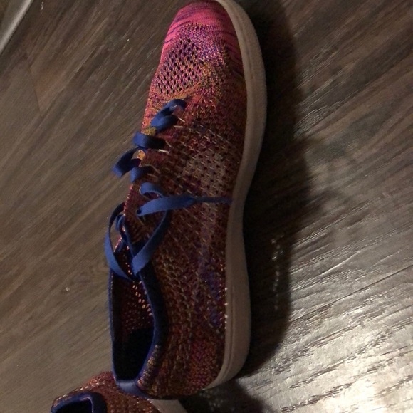 Nike flyknit court shoe - Picture 3 of 3